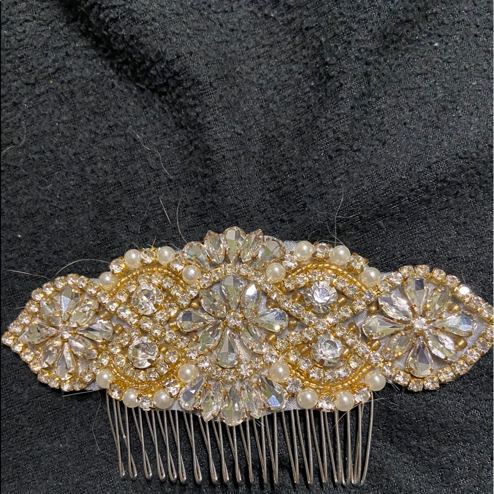 Crystal hair comb